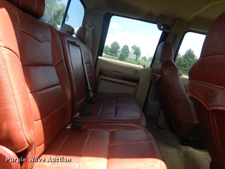 image for item IT9174 2008 Ford F350 Super Duty  Crew Cab pickup truck