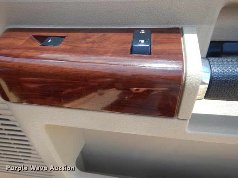 image for item IT9174 2008 Ford F350 Super Duty  Crew Cab pickup truck