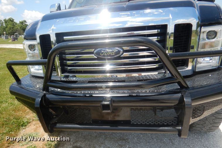 image for item IT9174 2008 Ford F350 Super Duty  Crew Cab pickup truck