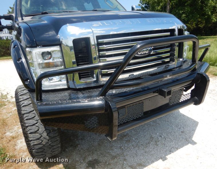image for item IT9174 2008 Ford F350 Super Duty  Crew Cab pickup truck