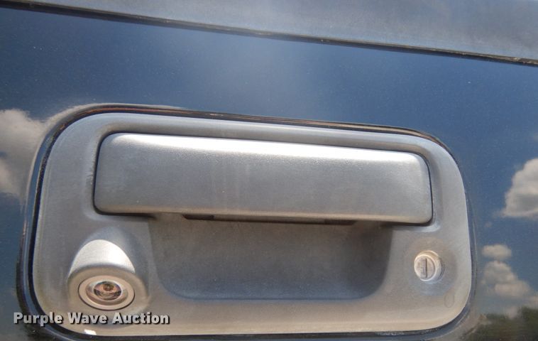 image for item IT9174 2008 Ford F350 Super Duty  Crew Cab pickup truck