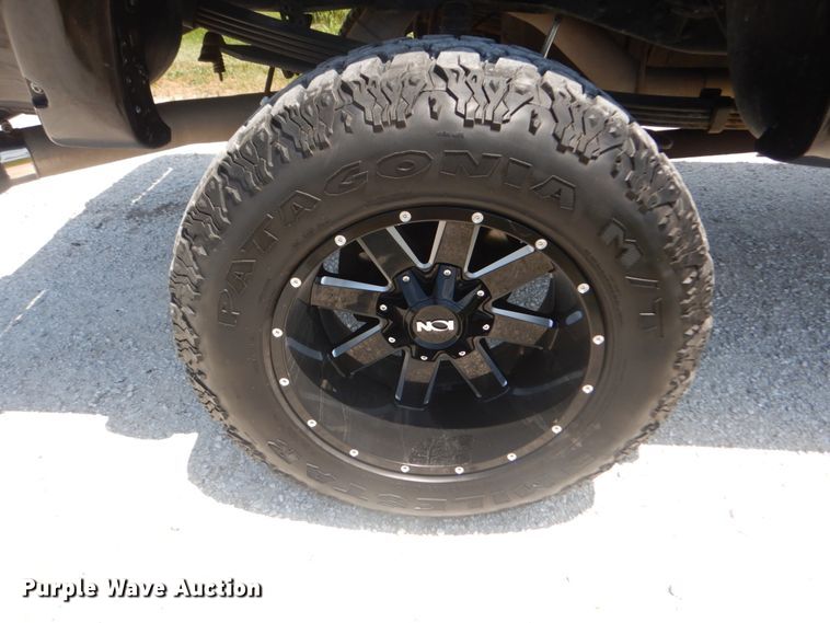 image for item IT9174 2008 Ford F350 Super Duty  Crew Cab pickup truck