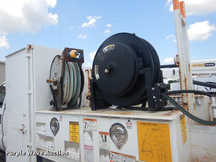 image for item IT9175 2009 Ford F550 Super Duty  SuperCab utility / service truck