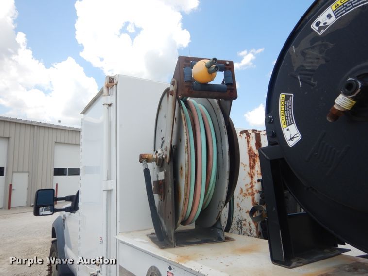 image for item IT9175 2009 Ford F550 Super Duty  SuperCab utility / service truck