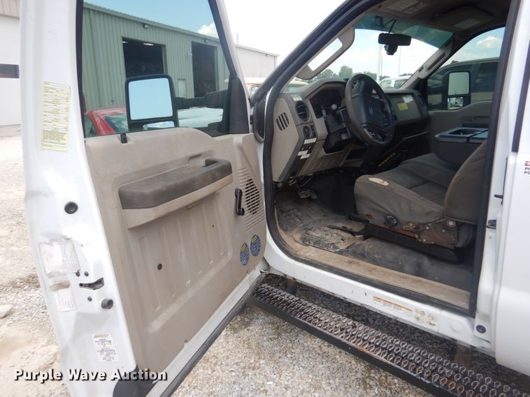 image for item IT9175 2009 Ford F550 Super Duty  SuperCab utility / service truck