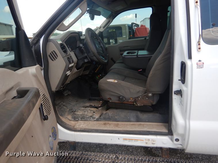 image for item IT9175 2009 Ford F550 Super Duty  SuperCab utility / service truck