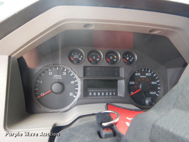 image for item IT9175 2009 Ford F550 Super Duty  SuperCab utility / service truck