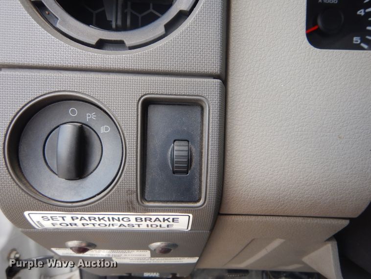 image for item IT9175 2009 Ford F550 Super Duty  SuperCab utility / service truck