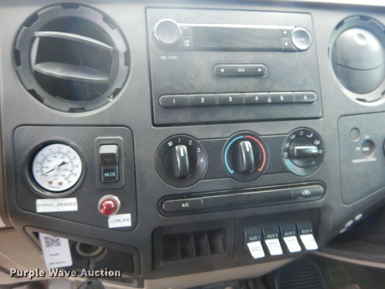 image for item IT9175 2009 Ford F550 Super Duty  SuperCab utility / service truck