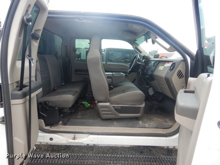 image for item IT9175 2009 Ford F550 Super Duty  SuperCab utility / service truck