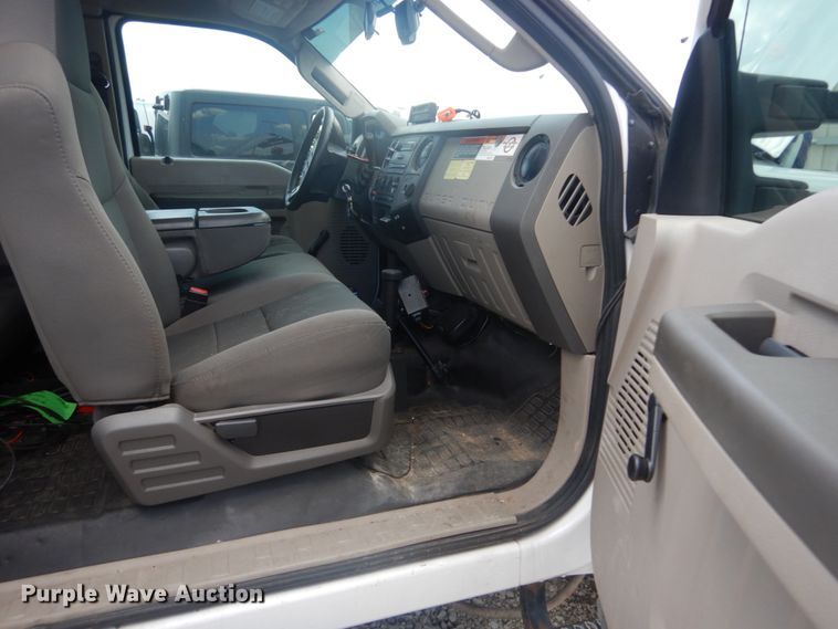 image for item IT9175 2009 Ford F550 Super Duty  SuperCab utility / service truck
