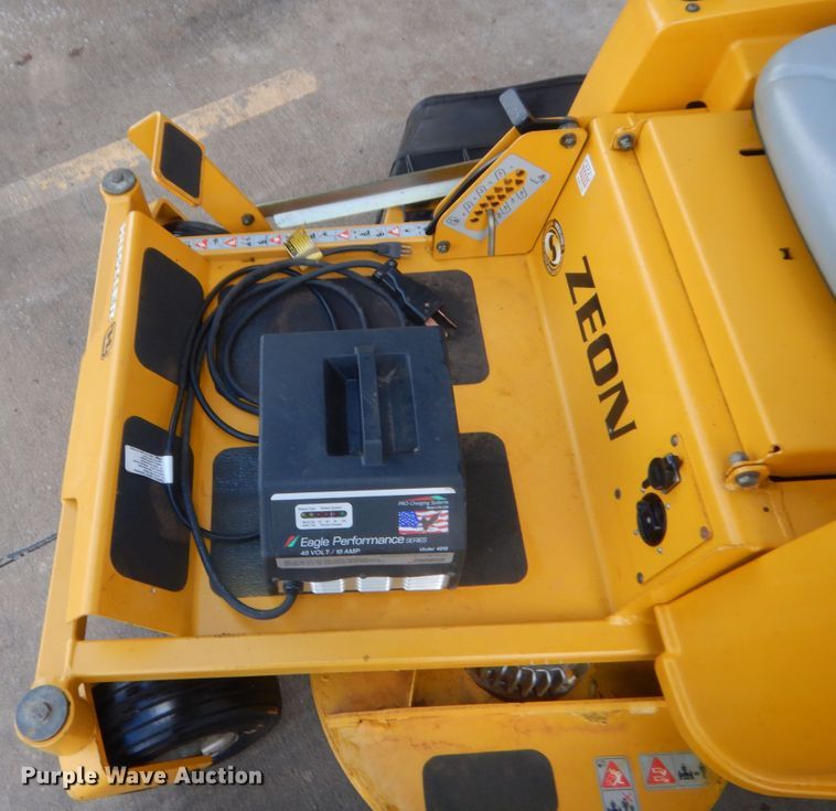 image for item IT9544 Hustler Zeon 929141  ZTR lawn mower