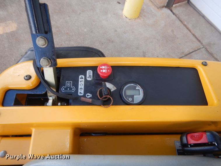image for item IT9544 Hustler Zeon 929141  ZTR lawn mower