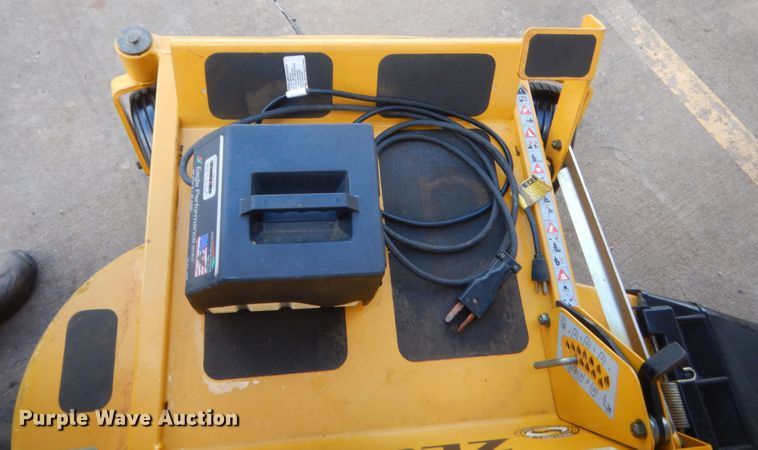 image for item IT9544 Hustler Zeon 929141  ZTR lawn mower