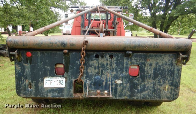 image for item IY9487 1980 GMC 7000  winch truck