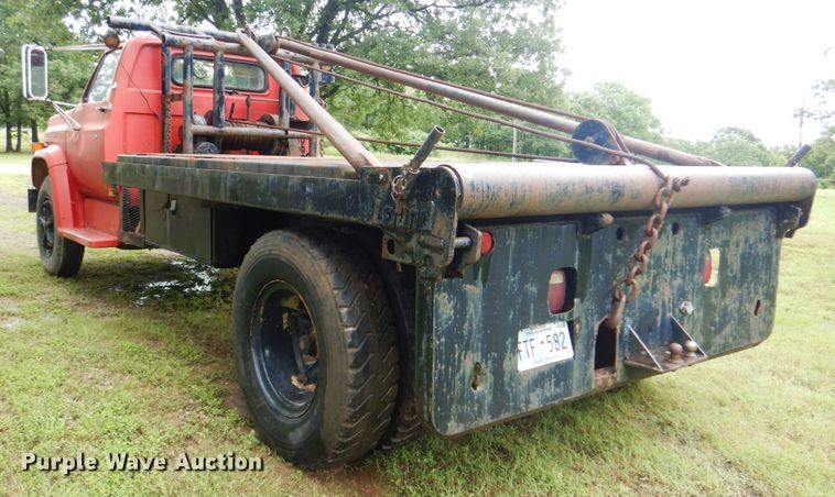 image for item IY9487 1980 GMC 7000  winch truck