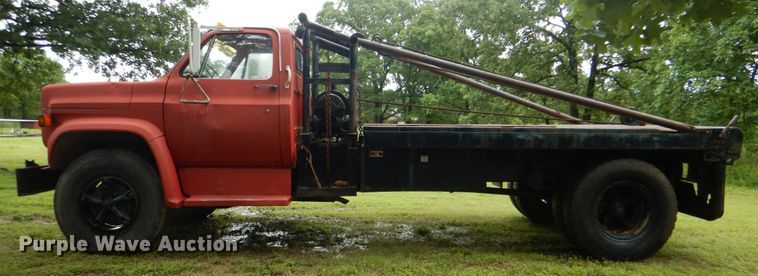 image for item IY9487 1980 GMC 7000  winch truck