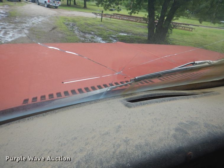 image for item IY9487 1980 GMC 7000  winch truck