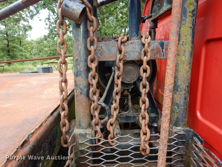 image for item IY9487 1980 GMC 7000  winch truck