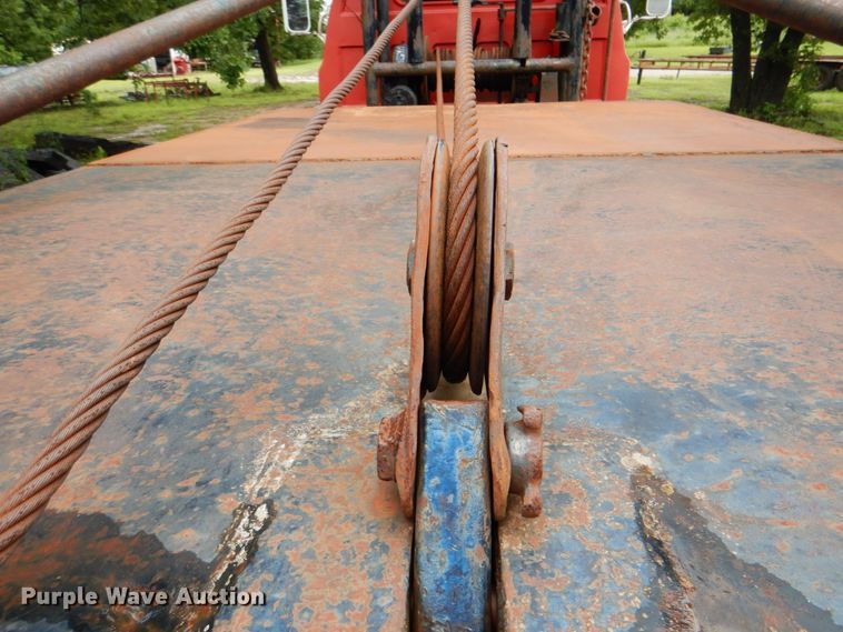 image for item IY9487 1980 GMC 7000  winch truck