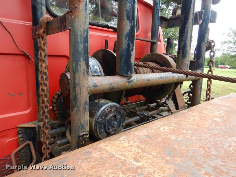 image for item IY9487 1980 GMC 7000  winch truck