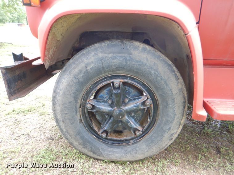 image for item IY9487 1980 GMC 7000  winch truck