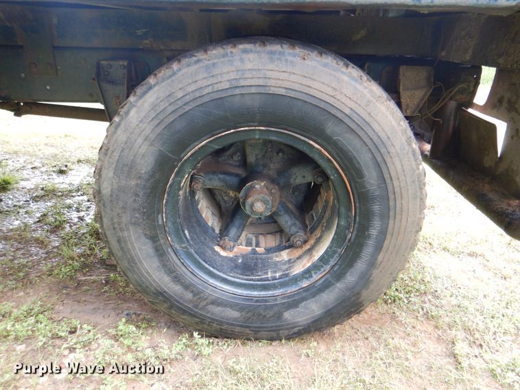 image for item IY9487 1980 GMC 7000  winch truck