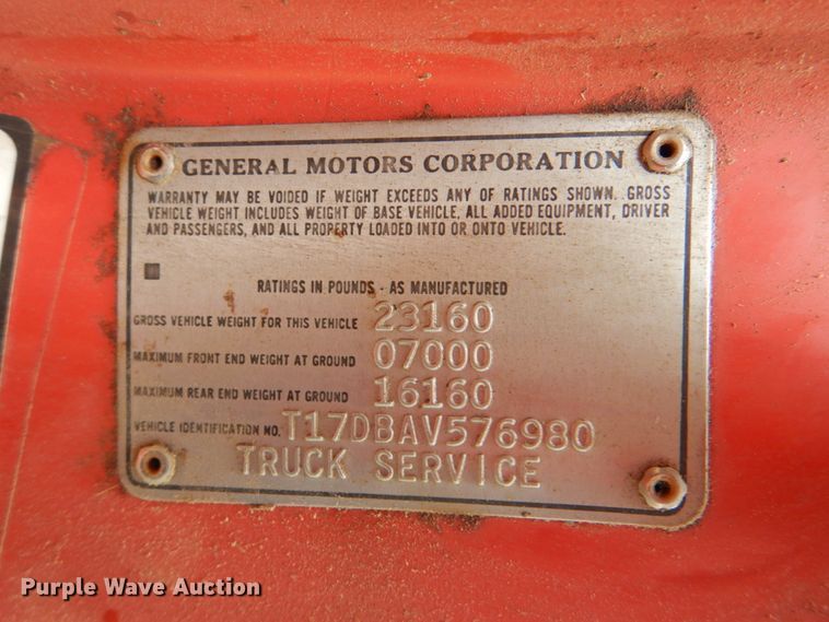 image for item IY9487 1980 GMC 7000  winch truck