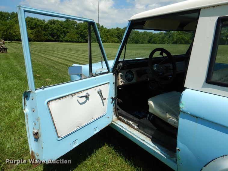 image for item JY9899 1967 Ford Bronco  SUV