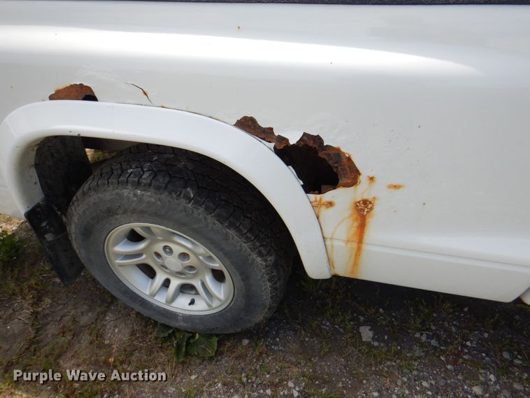 image for item JY9904 2004 Dodge Dakota  Club Cab pickup truck