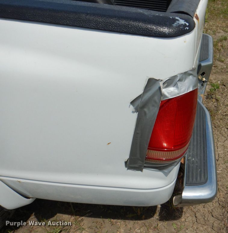 image for item JY9904 2004 Dodge Dakota  Club Cab pickup truck