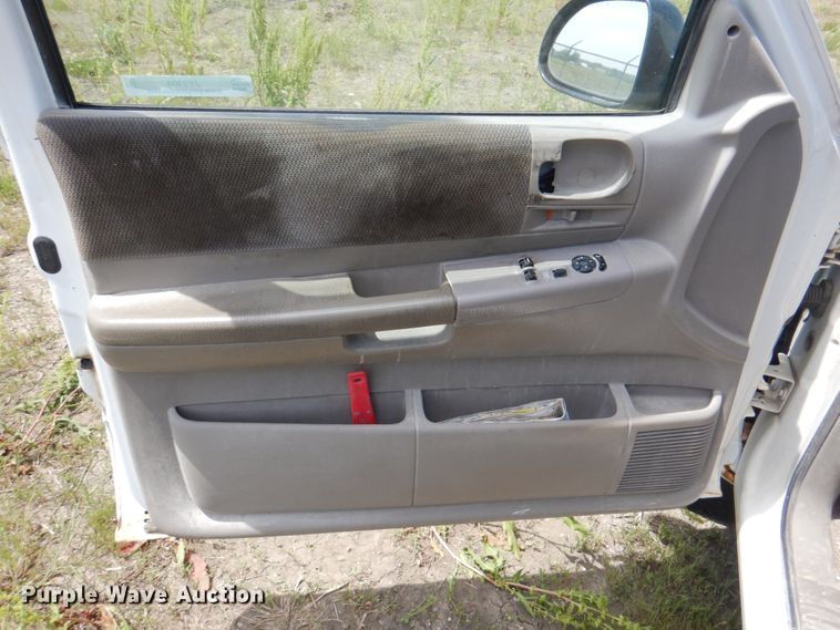 image for item JY9904 2004 Dodge Dakota  Club Cab pickup truck