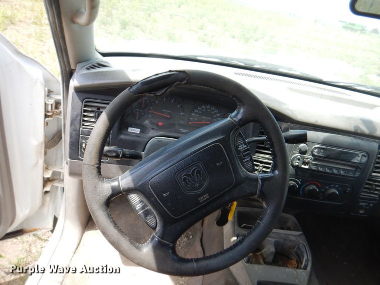 image for item JY9904 2004 Dodge Dakota  Club Cab pickup truck