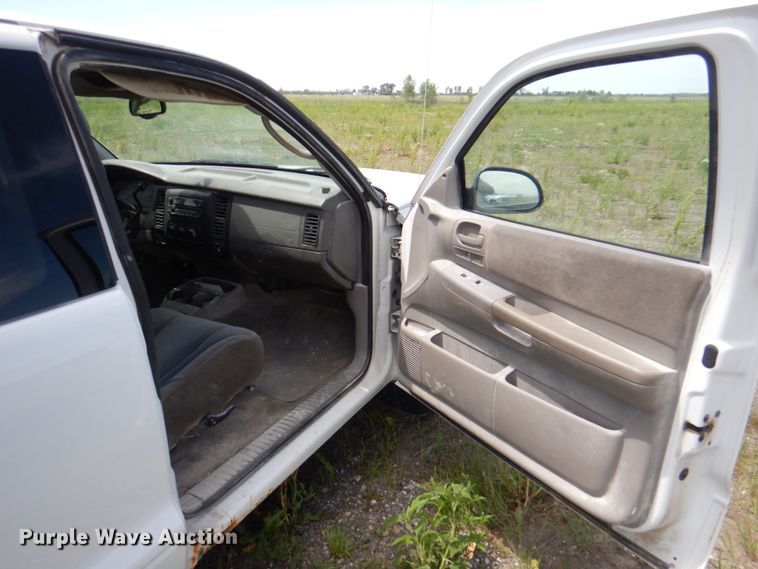 image for item JY9904 2004 Dodge Dakota  Club Cab pickup truck