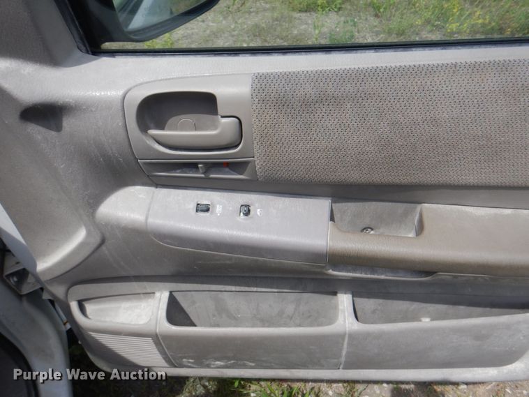 image for item JY9904 2004 Dodge Dakota  Club Cab pickup truck