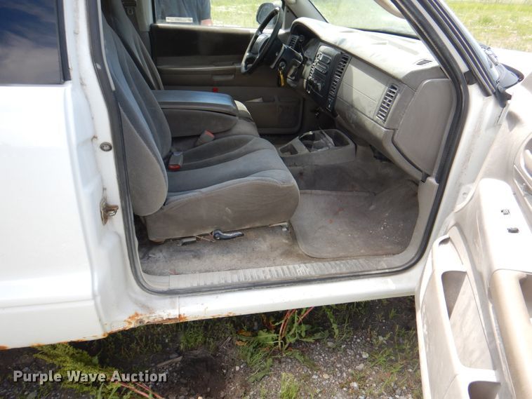 image for item JY9904 2004 Dodge Dakota  Club Cab pickup truck