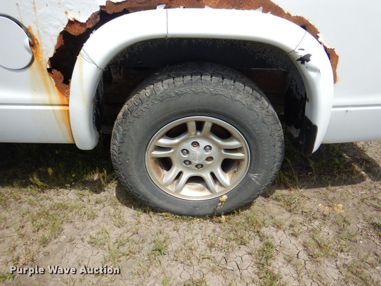 image for item JY9904 2004 Dodge Dakota  Club Cab pickup truck