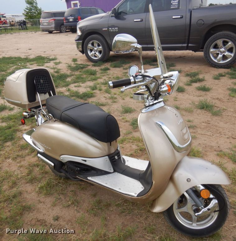 image for item JZ9992 2008 ZNEN ZN150T-E  scooter