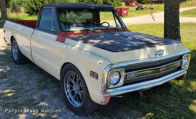 image for item L1403 1970 Chevrolet C1500  pickup truck