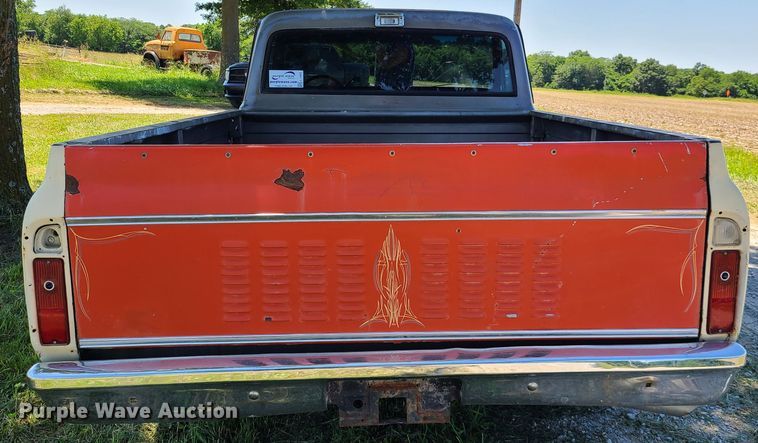 image for item L1403 1970 Chevrolet C1500  pickup truck