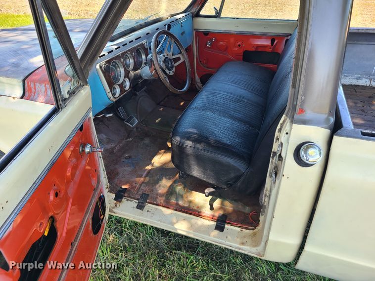 image for item L1403 1970 Chevrolet C1500  pickup truck