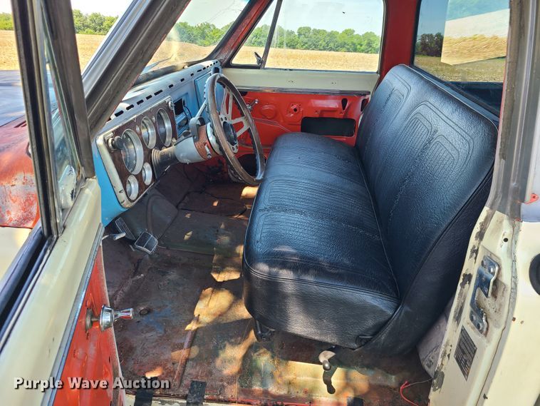image for item L1403 1970 Chevrolet C1500  pickup truck