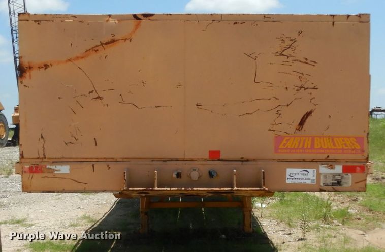 image for item DC2079 1978 Lufkin  flatbed trailer