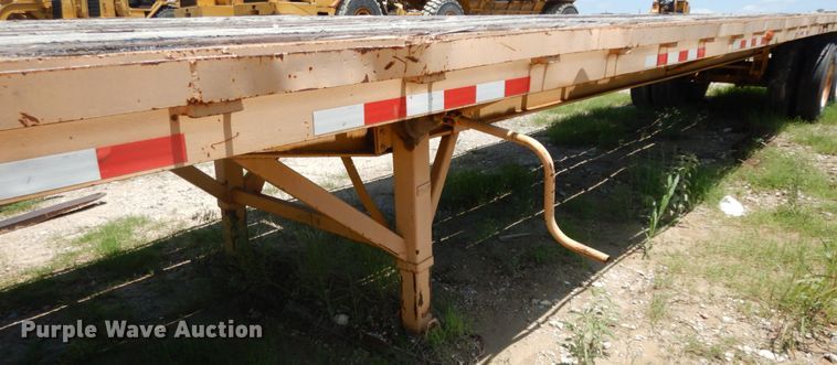 image for item DC2079 1978 Lufkin  flatbed trailer