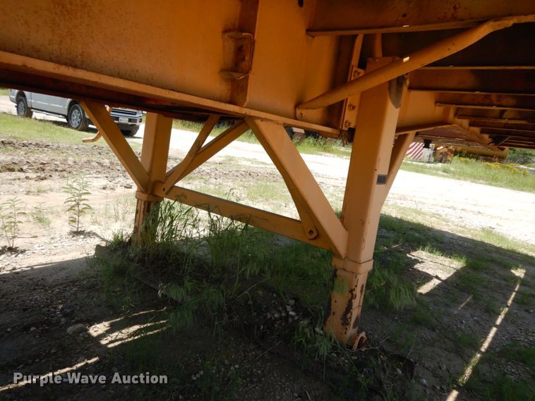 image for item DC2079 1978 Lufkin  flatbed trailer