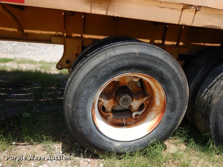 image for item DC2079 1978 Lufkin  flatbed trailer