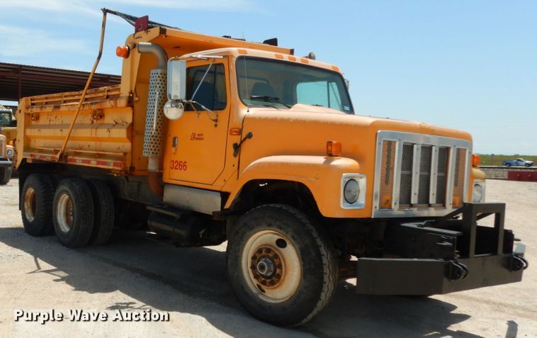 image for item DC2080 2002 International 2554  dump truck