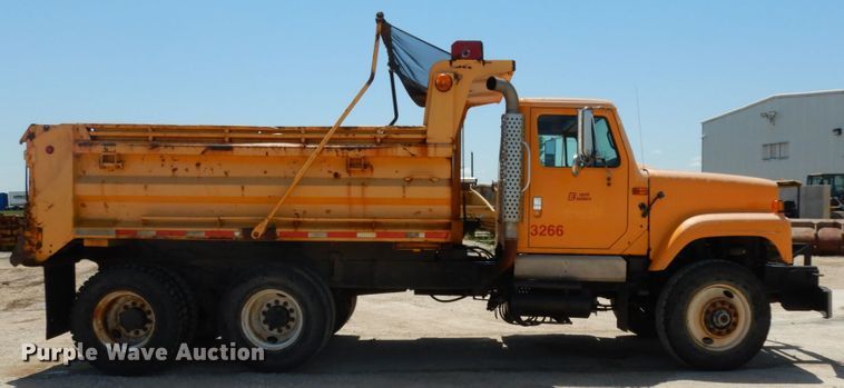 image for item DC2080 2002 International 2554  dump truck