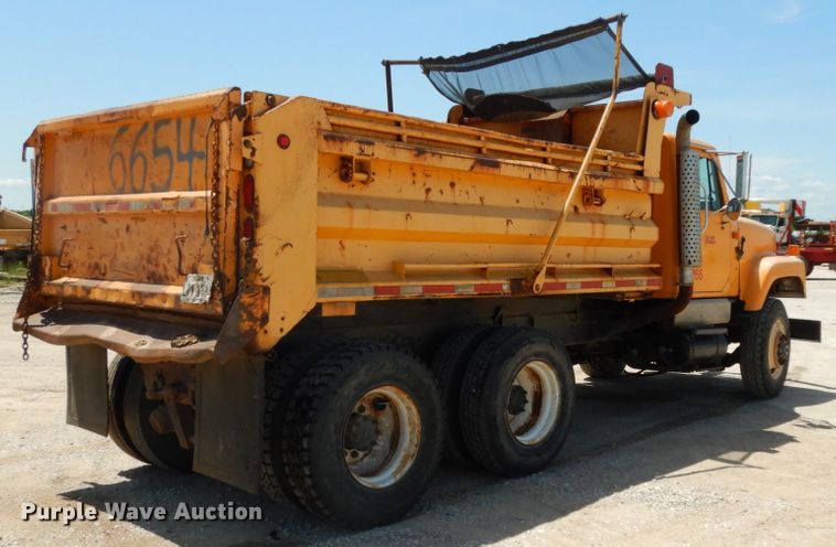 image for item DC2080 2002 International 2554  dump truck
