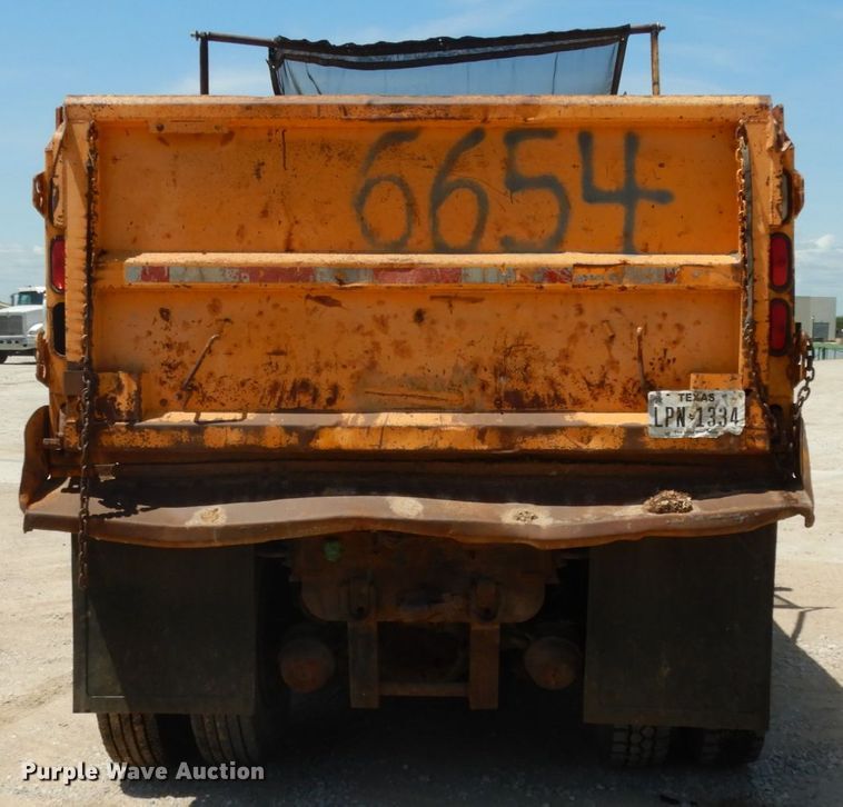 image for item DC2080 2002 International 2554  dump truck